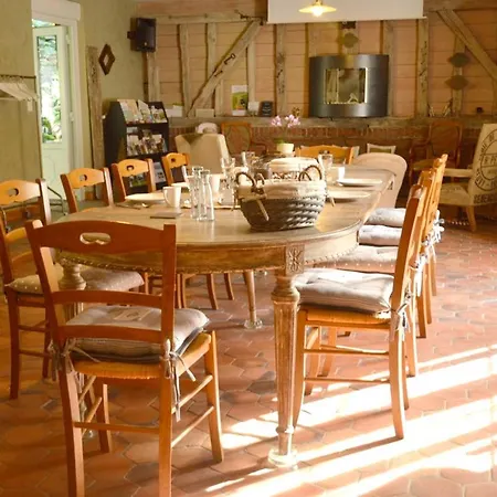 House With 4 Bedrooms In With Enclosed Garden And Wifi Hébergement de vacances Jumel