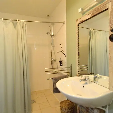Hébergement de vacances House With 4 Bedrooms In With Enclosed Garden And Wifi Jumel