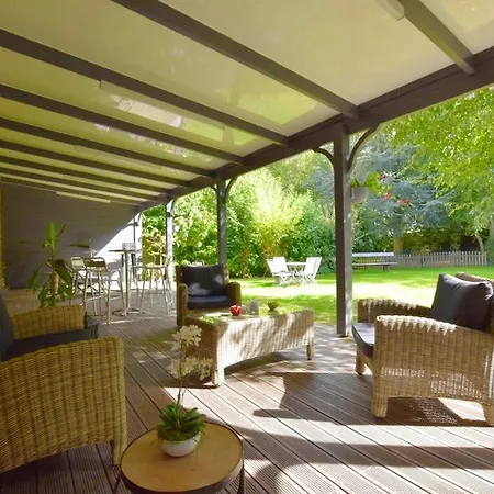 House With 4 Bedrooms In With Enclosed Garden And Wifi
